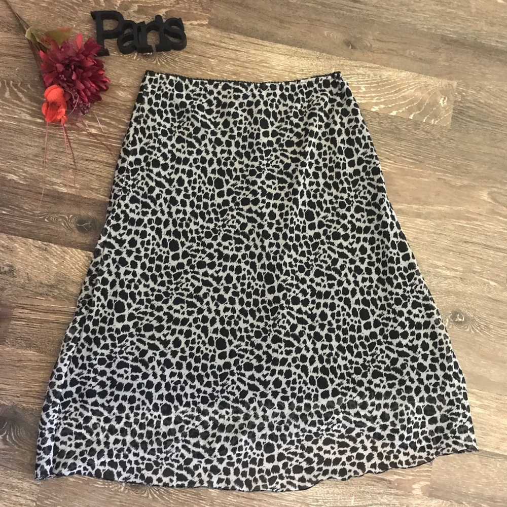Rene Margo black & gray animal print skirt